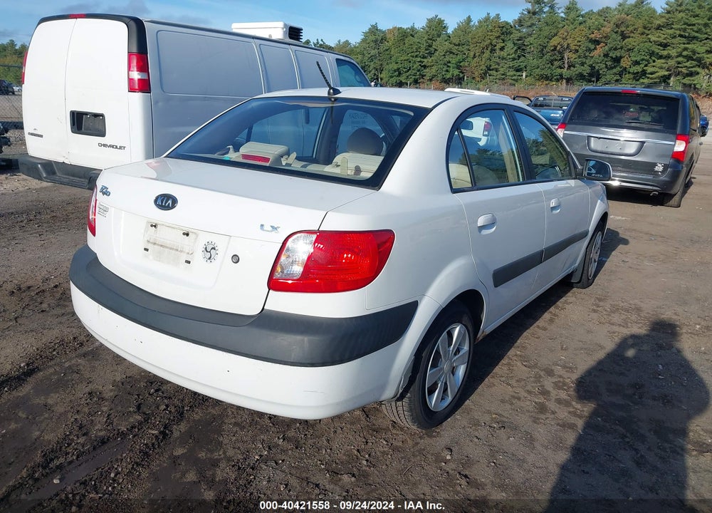 2006 KIA RIO VIN: KNADE123266152042