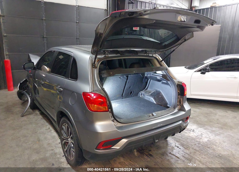 2018 MITSUBISHI OUTLANDER SPORT 2.4 SE VIN: JA4AP3AW3JZ001154