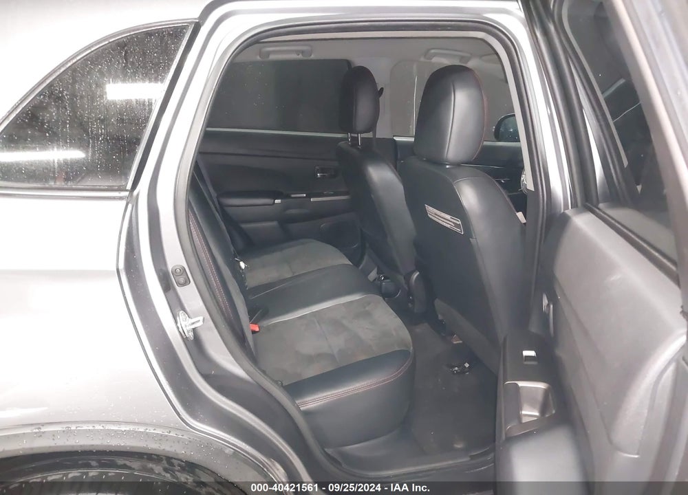2018 MITSUBISHI OUTLANDER SPORT 2.4 SE VIN: JA4AP3AW3JZ001154