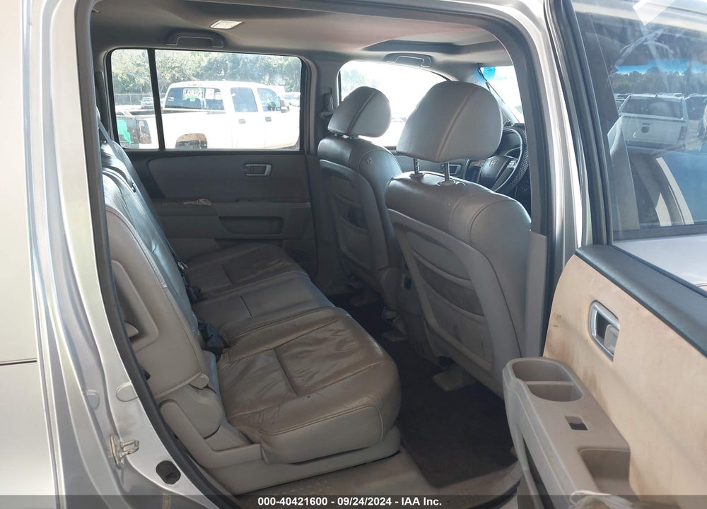2010 HONDA PILOT EX-L VIN: 5FNYF3H55AB022128