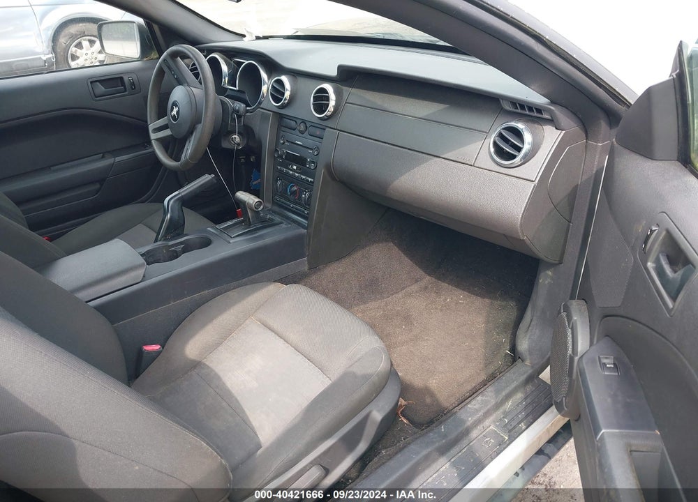 2005 FORD MUSTANG V6 DELUXE/V6 PREMIUM VIN: 1ZVFT80N055118228