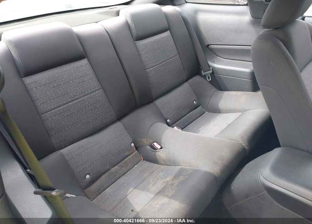 2005 FORD MUSTANG V6 DELUXE/V6 PREMIUM VIN: 1ZVFT80N055118228