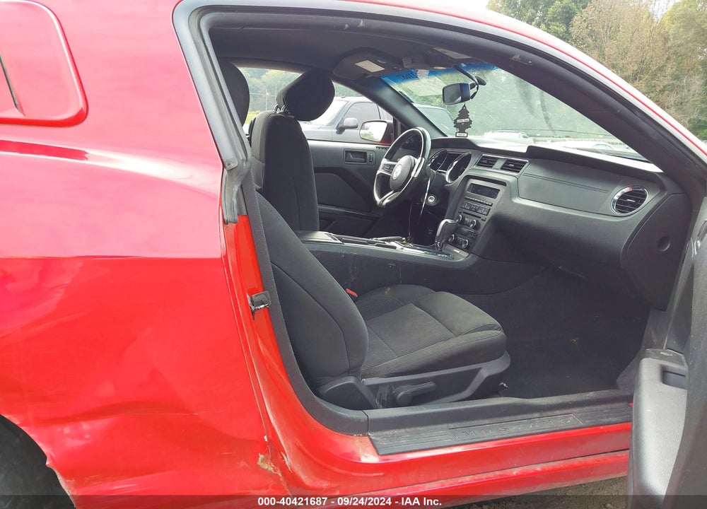2014 FORD MUSTANG V6 VIN: 1ZVBP8AM1E5298120