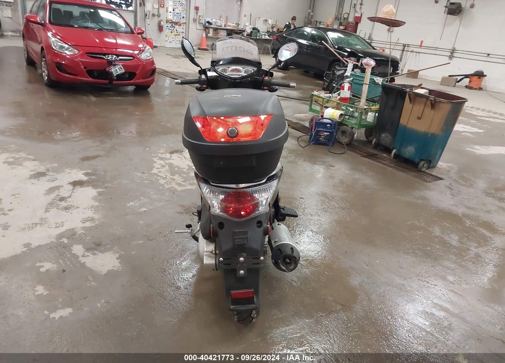 2009 KYMCO USA INC PEOPLE S/200 VIN: RFBD1H1199B250538