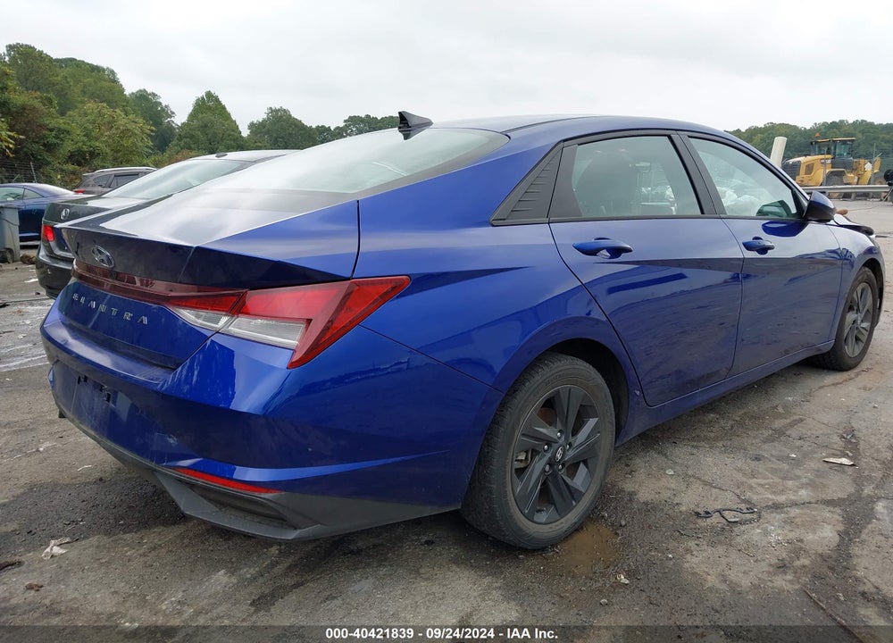 2022 HYUNDAI ELANTRA SEL VIN: KMHLM4AG2NU241171