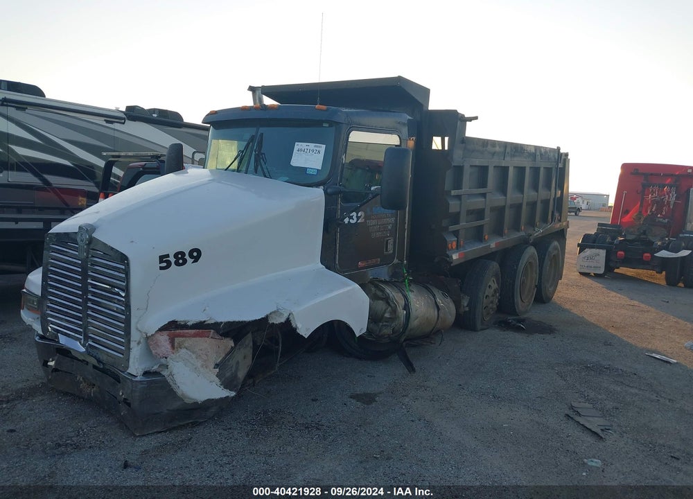 2000 KENWORTH T600 T600 VIN: 1XKAD69X5YJ831418