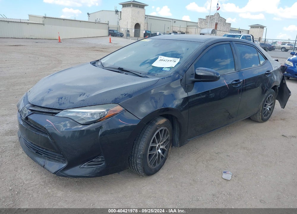 2017 TOYOTA COROLLA LE VIN: 5YFBURHE0HP658422