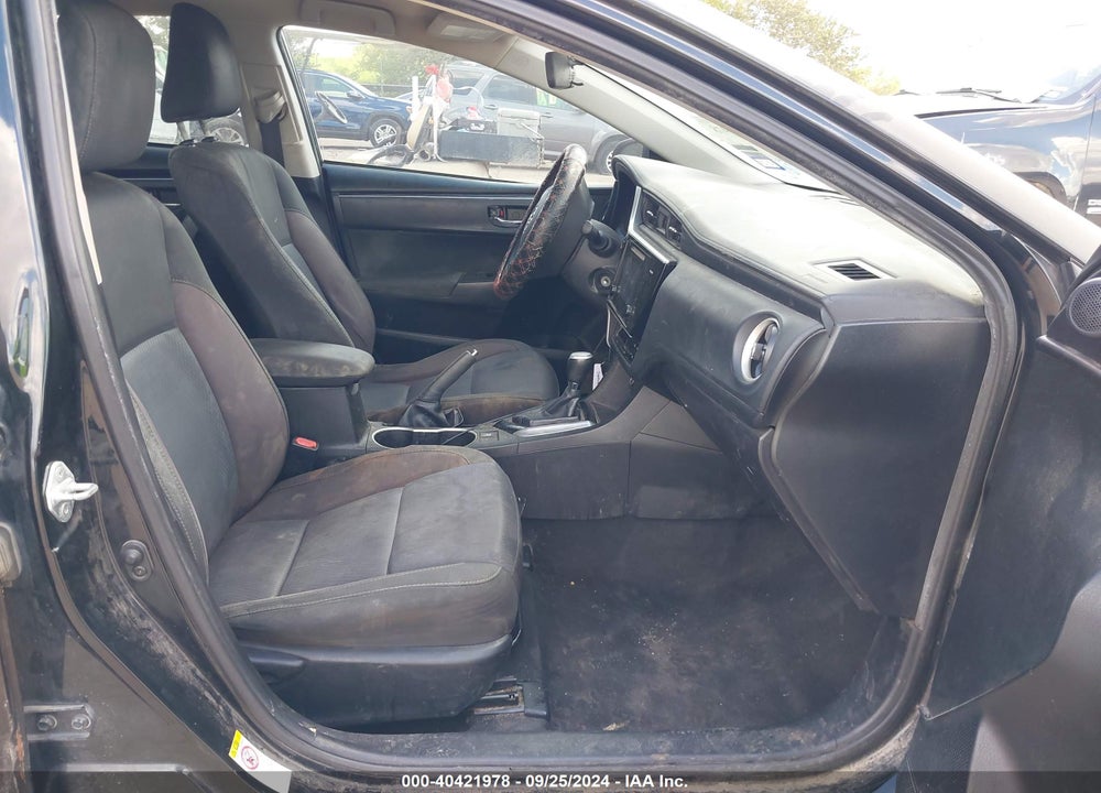 2017 TOYOTA COROLLA LE VIN: 5YFBURHE0HP658422