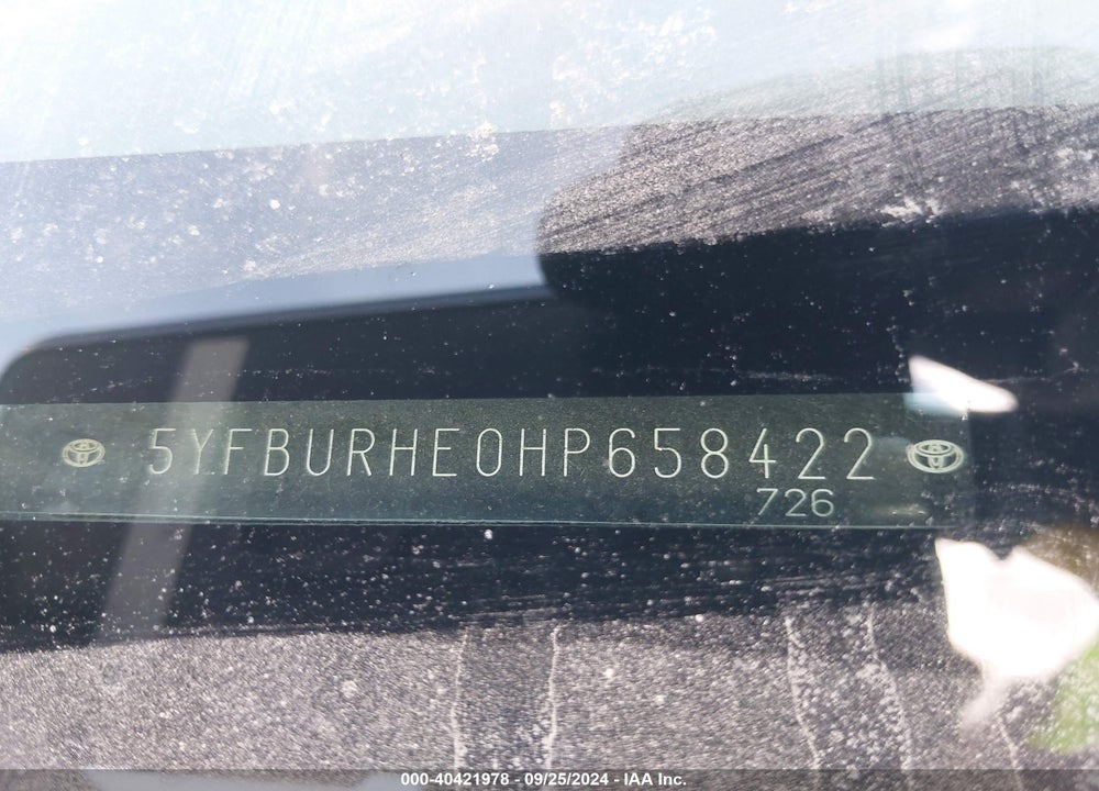 2017 TOYOTA COROLLA LE VIN: 5YFBURHE0HP658422
