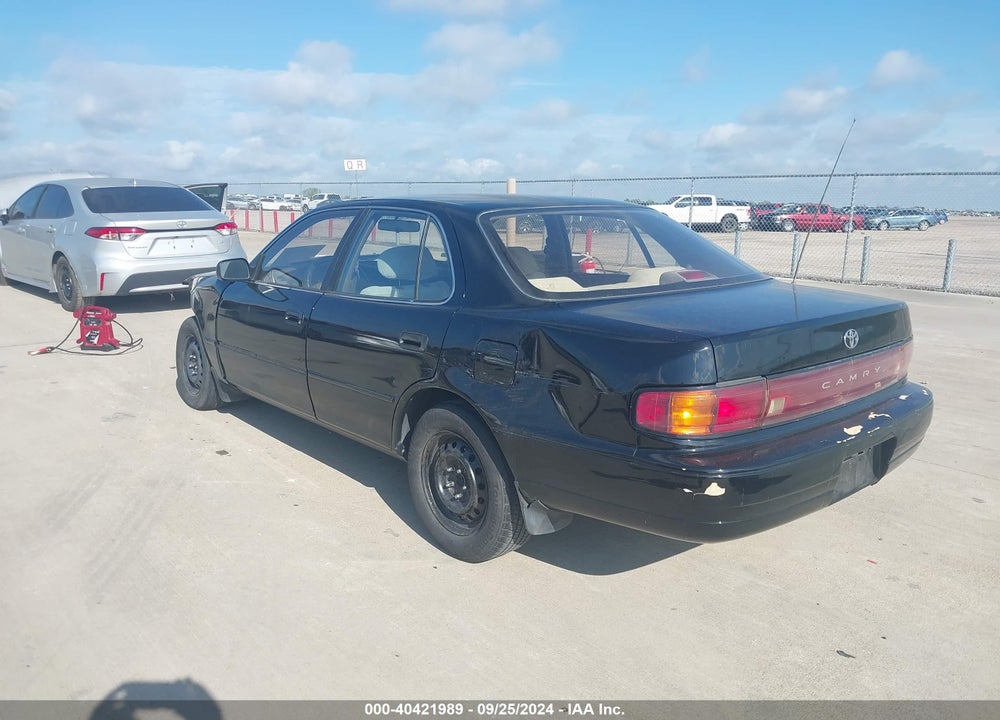 1994 TOYOTA CAMRY LE VIN: 4T1SK12E7RU448870