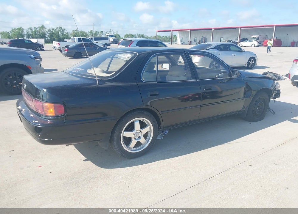 1994 TOYOTA CAMRY LE VIN: 4T1SK12E7RU448870