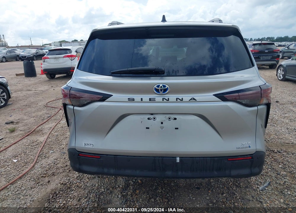 2024 TOYOTA SIENNA XLE VIN: 5TDYRKEC2RS183466