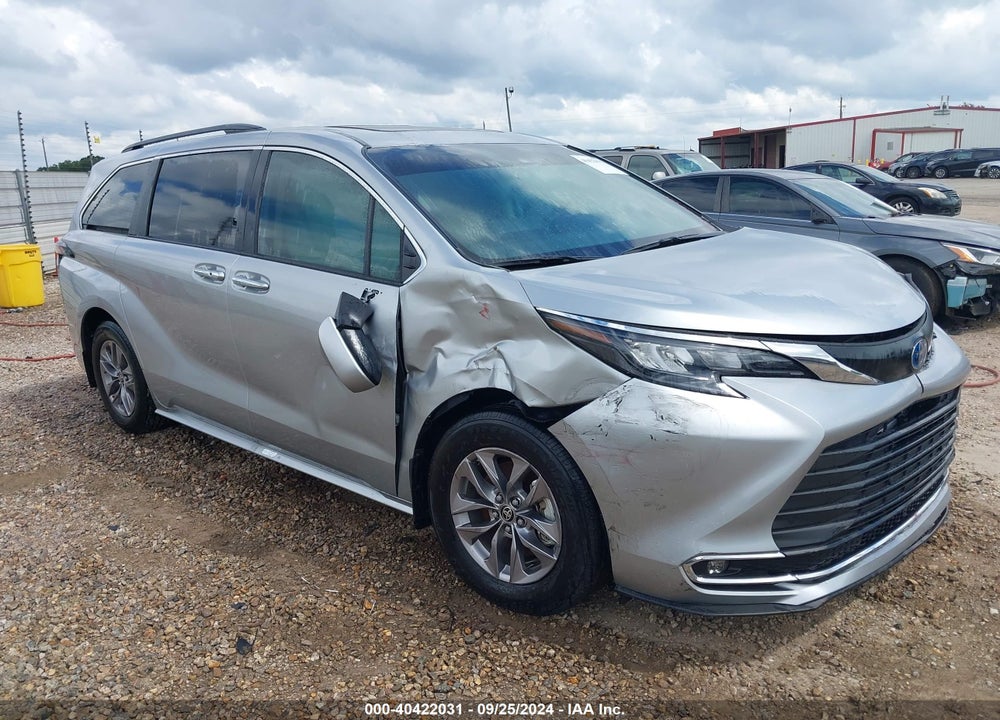 2024 TOYOTA SIENNA XLE VIN: 5TDYRKEC2RS183466