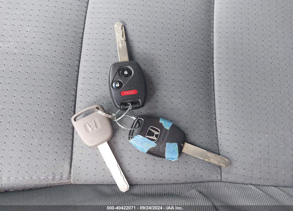 2006 HONDA PILOT LX VIN: 2HKYF18106H505942