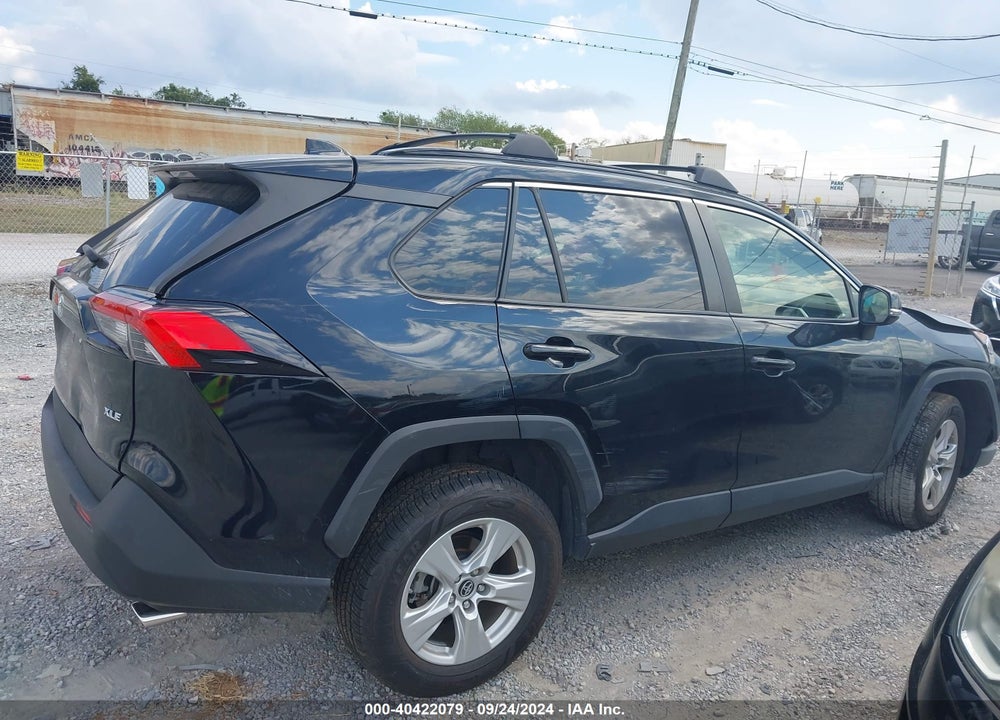 2019 TOYOTA RAV4 XLE VIN: JTMW1RFV9KD017437
