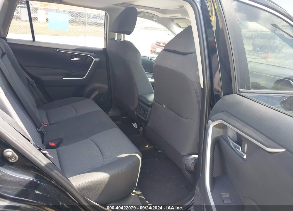 2019 TOYOTA RAV4 XLE VIN: JTMW1RFV9KD017437