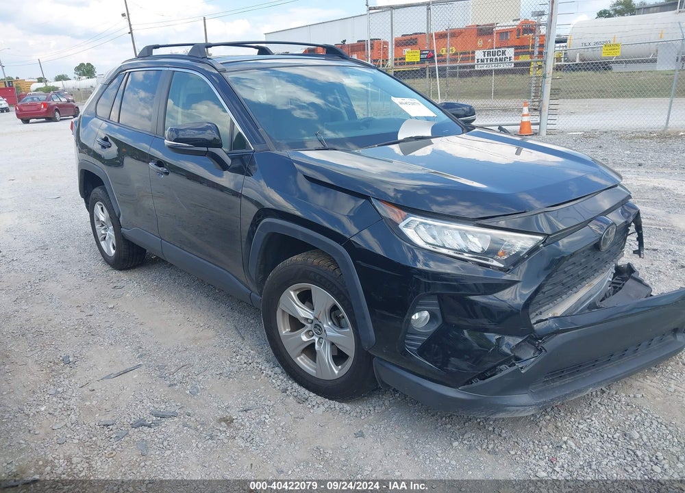 2019 TOYOTA RAV4 XLE VIN: JTMW1RFV9KD017437