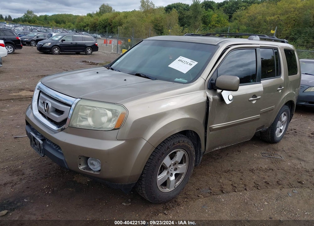 2011 HONDA PILOT EX VIN: 5FNYF4H4XBB030160