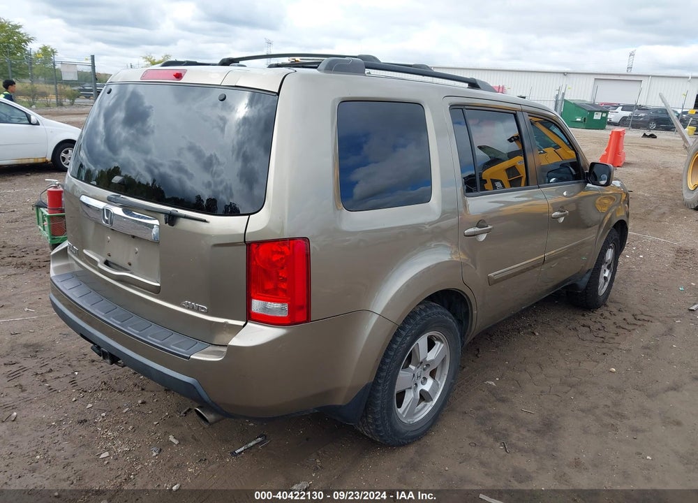 2011 HONDA PILOT EX VIN: 5FNYF4H4XBB030160