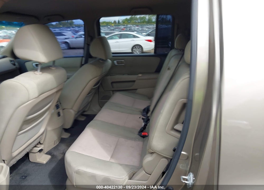 2011 HONDA PILOT EX VIN: 5FNYF4H4XBB030160