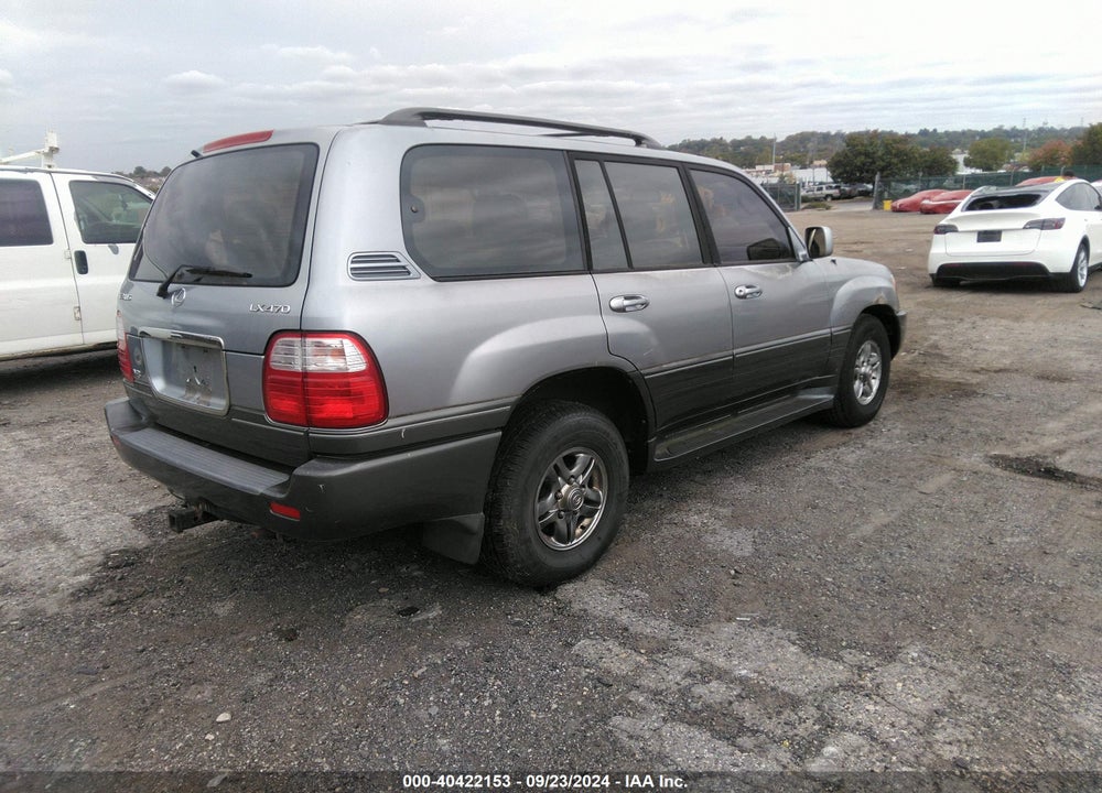 2001 LEXUS LX 470 VIN: JTJHT00W013501420