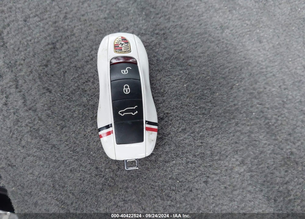 2011 PORSCHE CAYENNE VIN: WP1AA2A2XBLA09351
