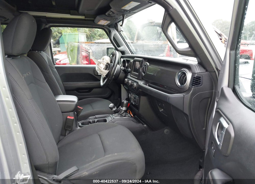 2019 JEEP WRANGLER UNLIMITED SAHARA 4X4 VIN: 1C4HJXEN7KW599976