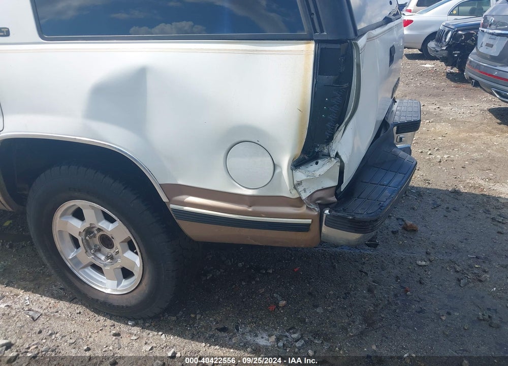 1998 CHEVROLET TAHOE LS VIN: 1GNEK13R5WJ321753