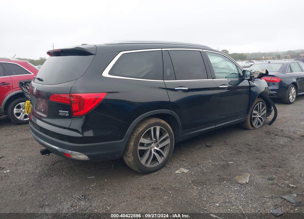 2017 HONDA PILOT TOURING VIN: 5FNYF6H96HB101192