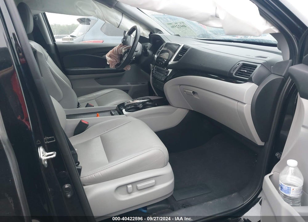 2017 HONDA PILOT TOURING VIN: 5FNYF6H96HB101192