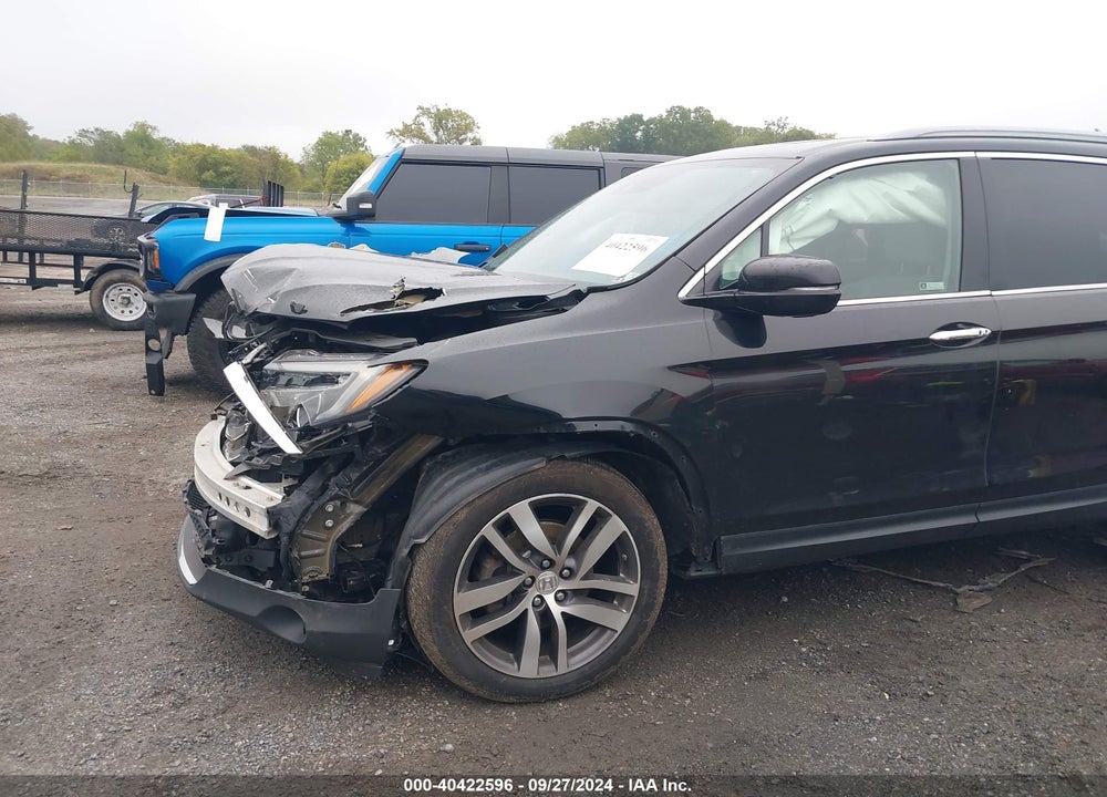 2017 HONDA PILOT TOURING VIN: 5FNYF6H96HB101192