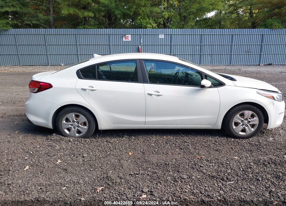 2018 KIA FORTE LX VIN: 3KPFK4A76JE238340