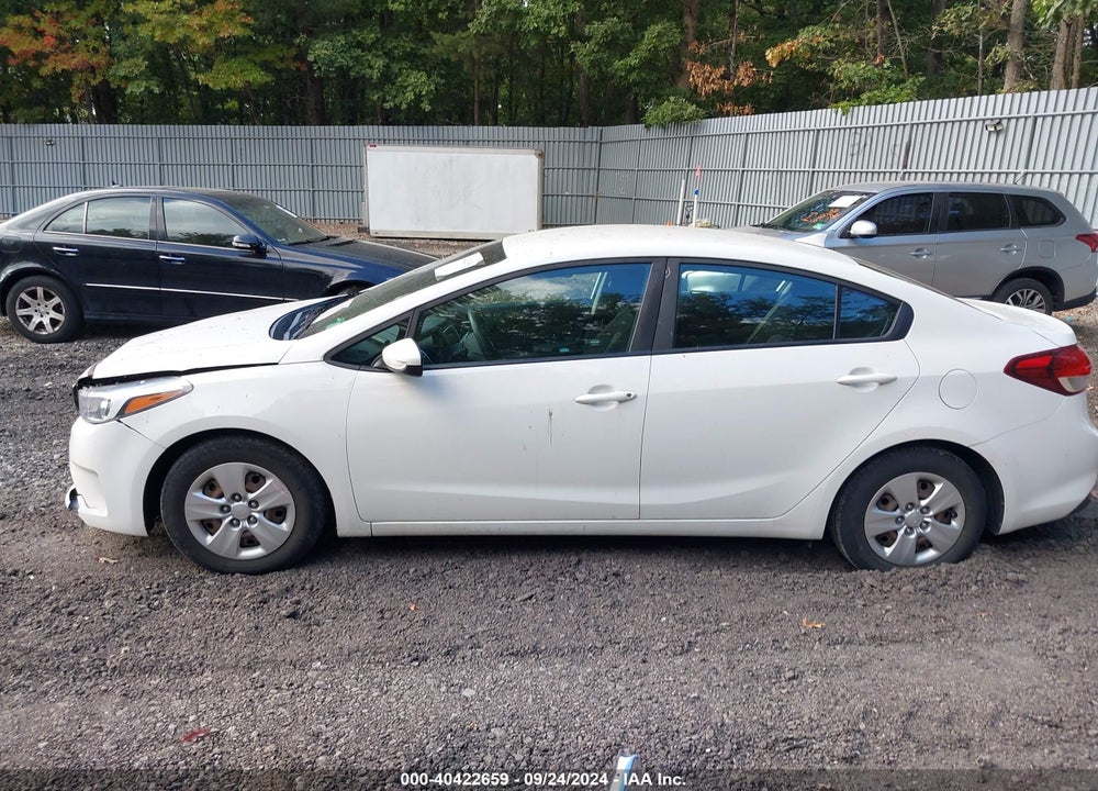 2018 KIA FORTE LX VIN: 3KPFK4A76JE238340