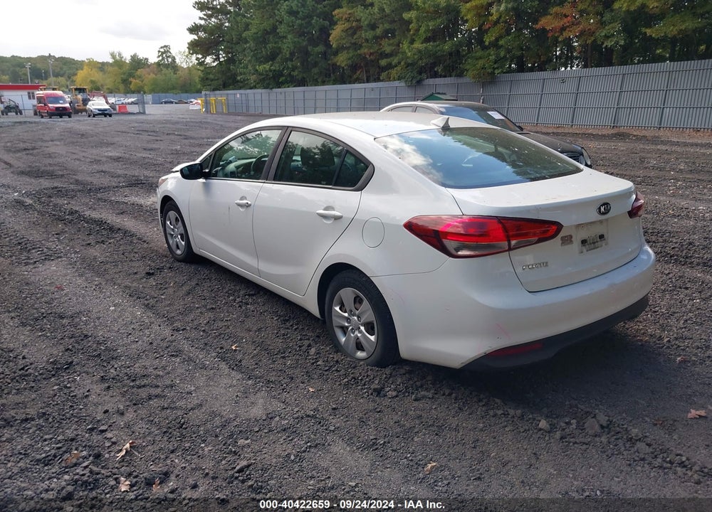 2018 KIA FORTE LX VIN: 3KPFK4A76JE238340