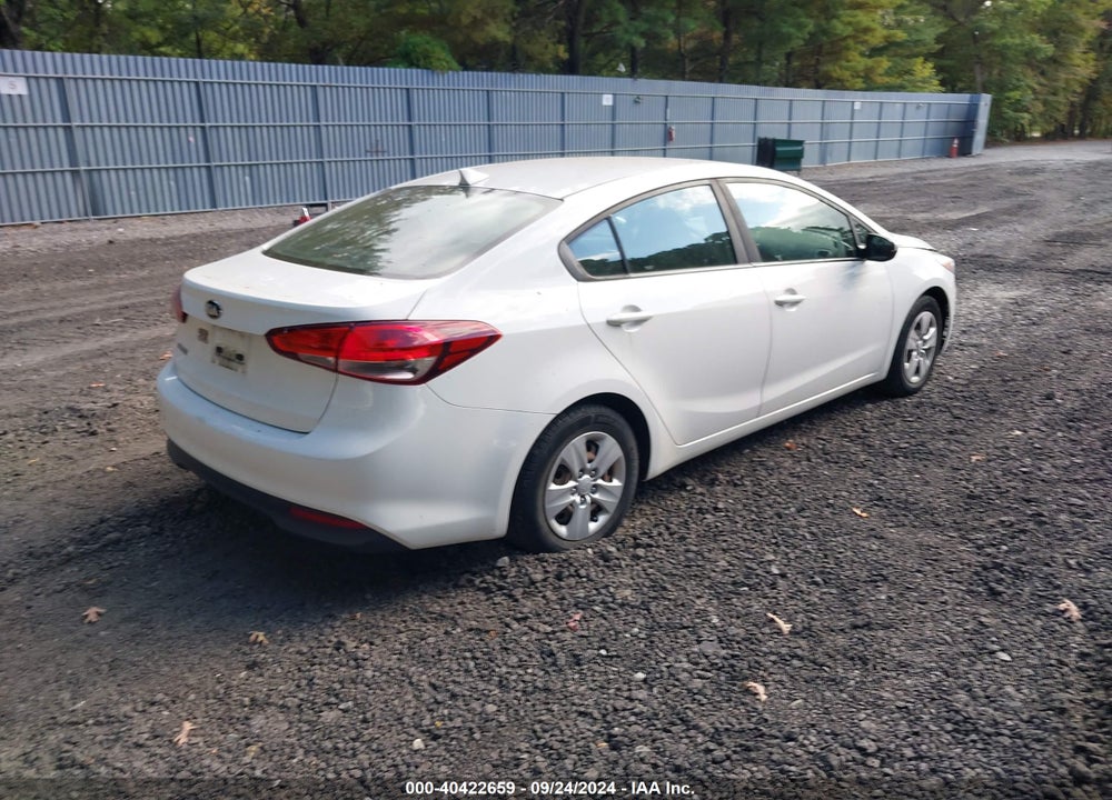 2018 KIA FORTE LX VIN: 3KPFK4A76JE238340