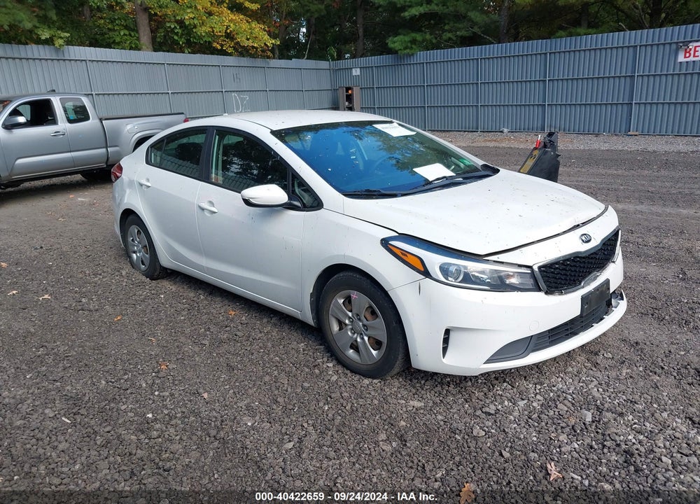 2018 KIA FORTE LX VIN: 3KPFK4A76JE238340