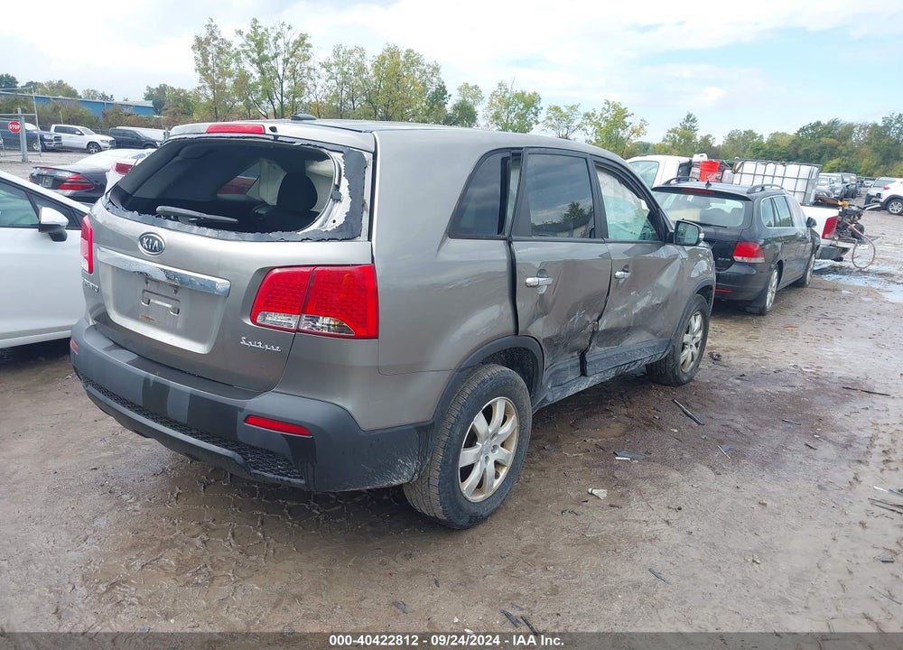 2011 KIA SORENTO LX VIN: 5XYKT3A10BG027172