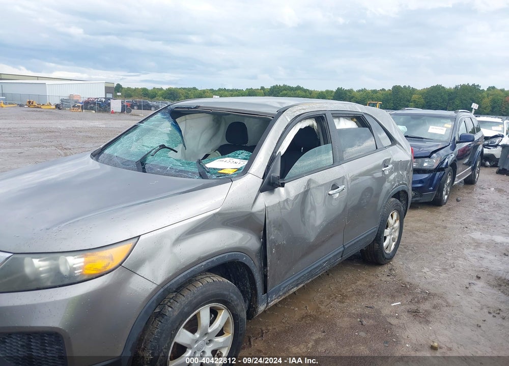 2011 KIA SORENTO LX VIN: 5XYKT3A10BG027172