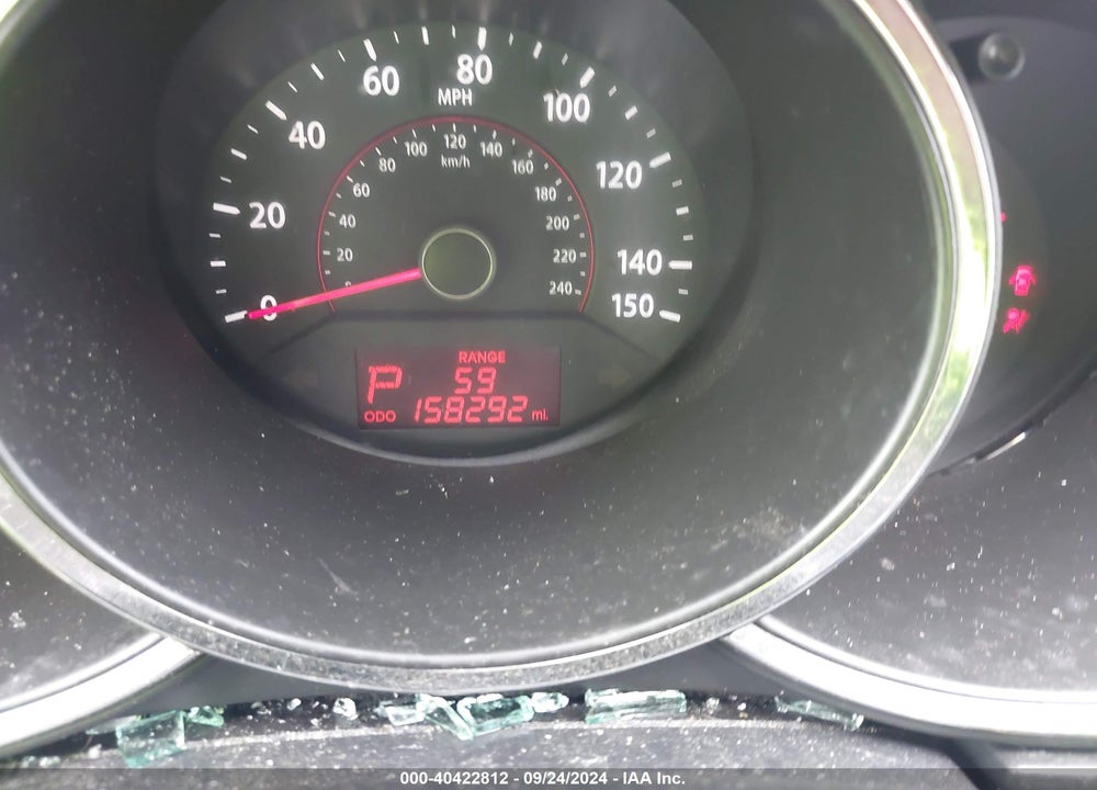 2011 KIA SORENTO LX VIN: 5XYKT3A10BG027172