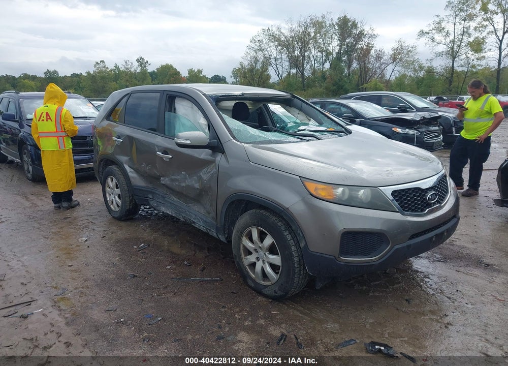 2011 KIA SORENTO LX VIN: 5XYKT3A10BG027172