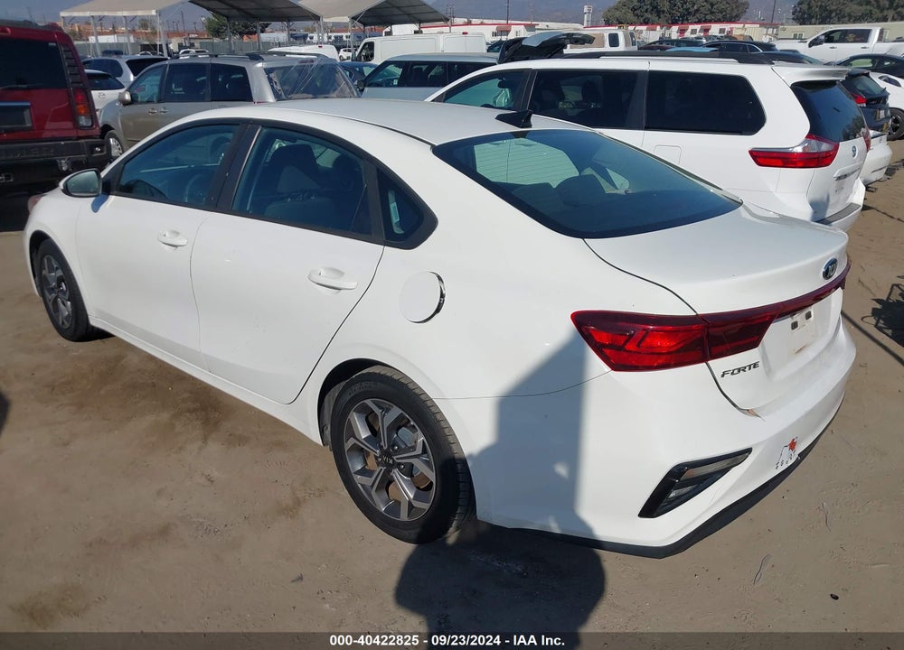 2019 KIA FORTE LXS VIN: 3KPF24AD7KE050689