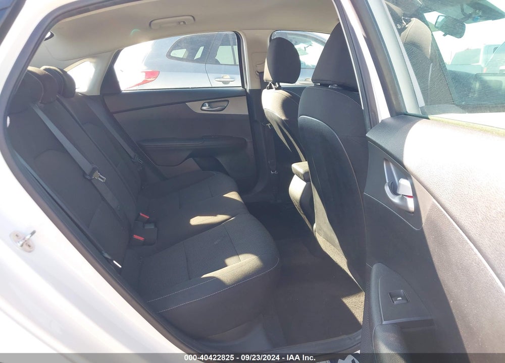 2019 KIA FORTE LXS VIN: 3KPF24AD7KE050689