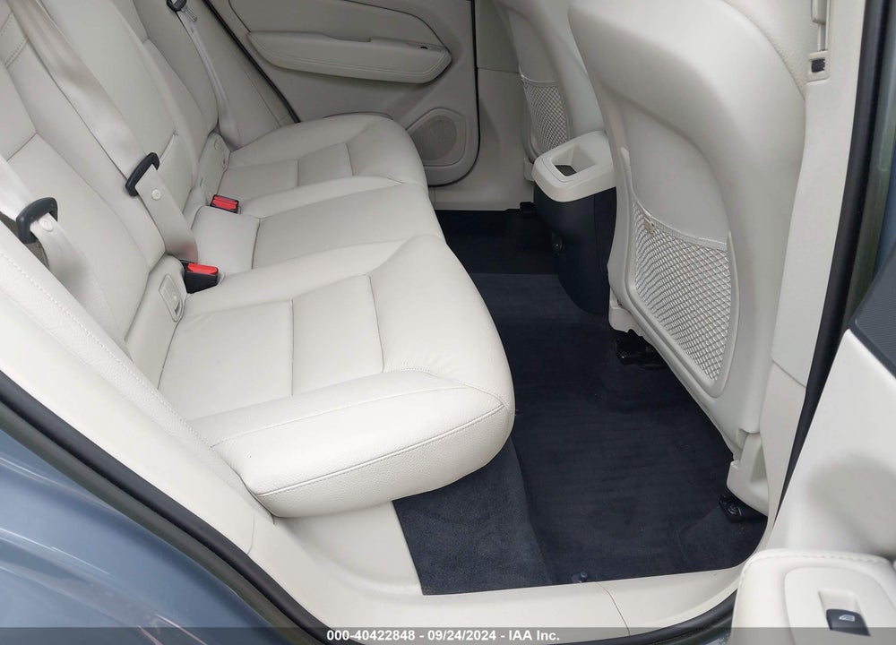 2023 VOLVO XC60 B5 PLUS BRIGHT THEME VIN: YV4L12RE6P1319201