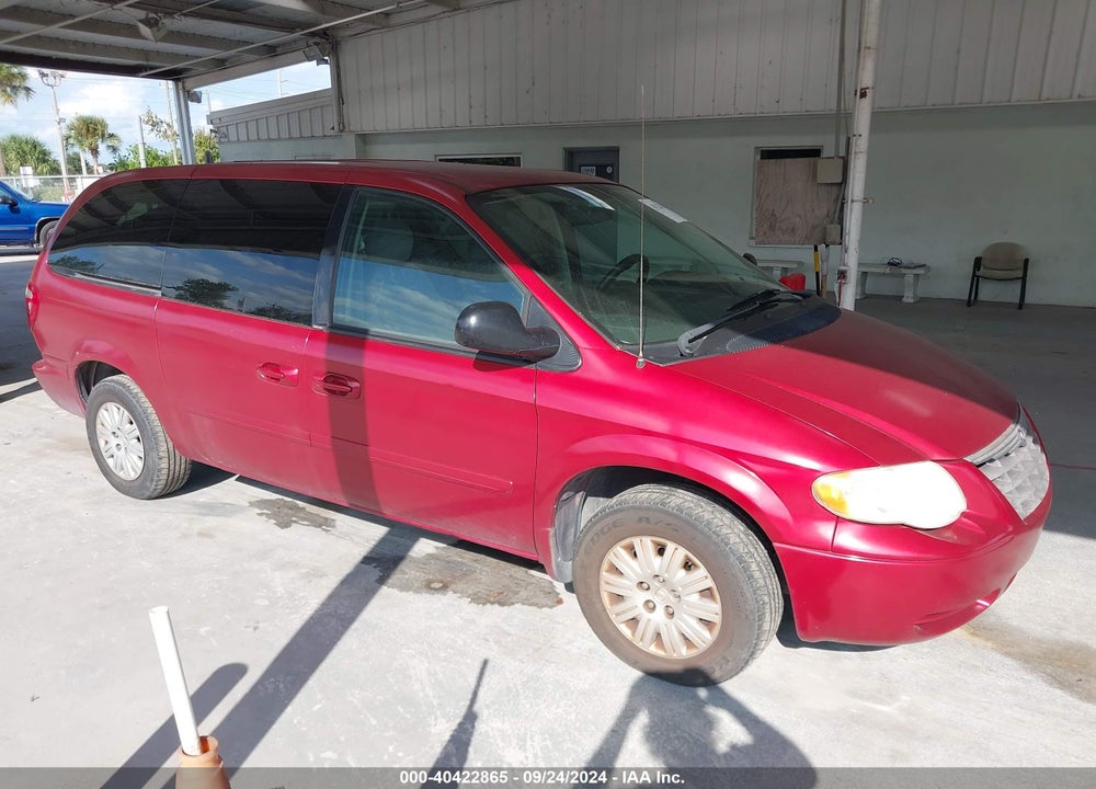 2005 CHRYSLER TOWN & COUNTRY LX VIN: 2C4GP44R15R586960