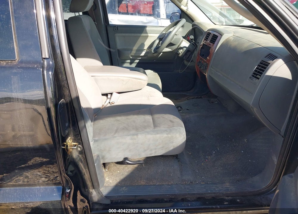 2005 DODGE DAKOTA SLT VIN: 1D7HE42N85S183220