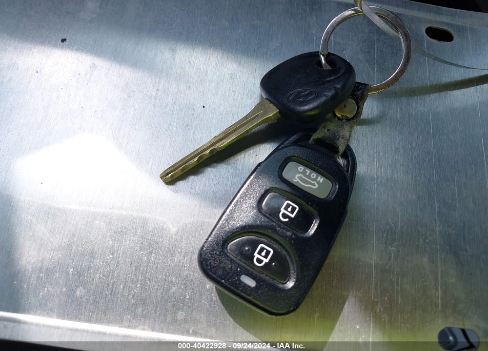 2019 HYUNDAI ELANTRA SE VIN: 5NPD74LF6KH477395