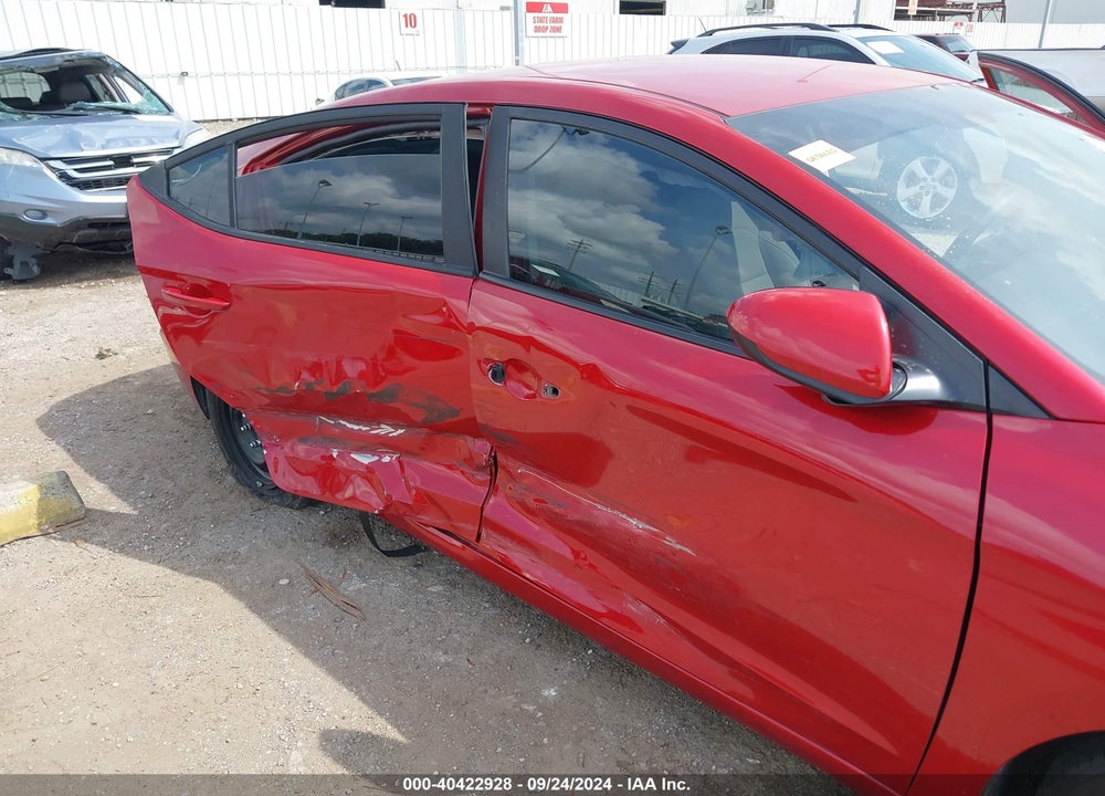 2019 HYUNDAI ELANTRA SE VIN: 5NPD74LF6KH477395