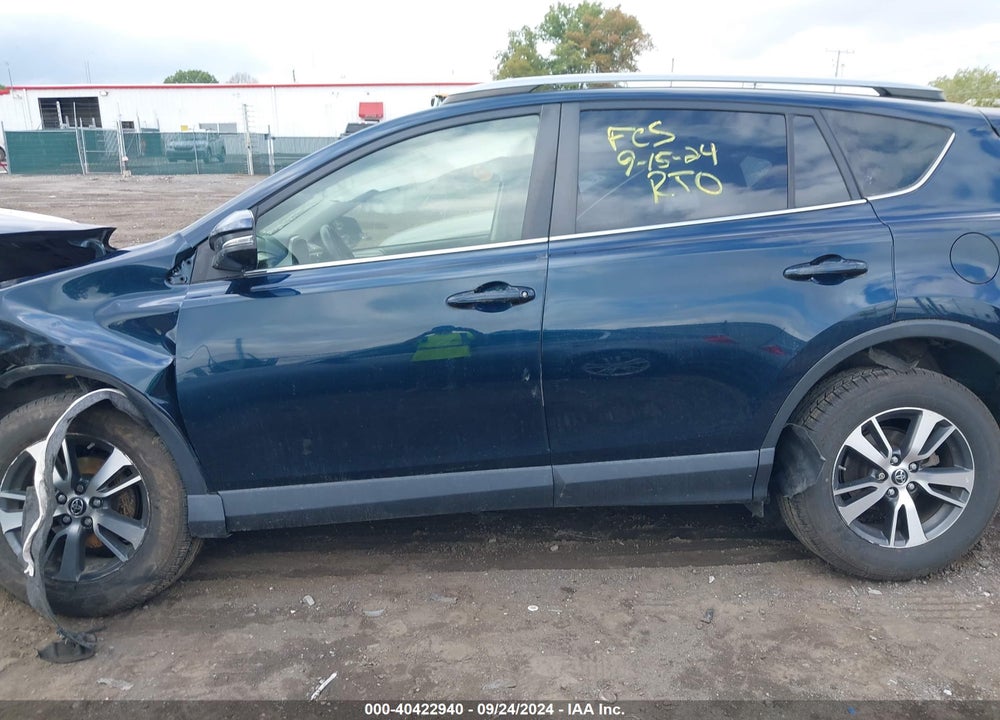 2018 TOYOTA RAV4 XLE VIN: JTMRFREV4JJ242395