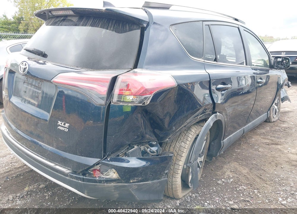 2018 TOYOTA RAV4 XLE VIN: JTMRFREV4JJ242395