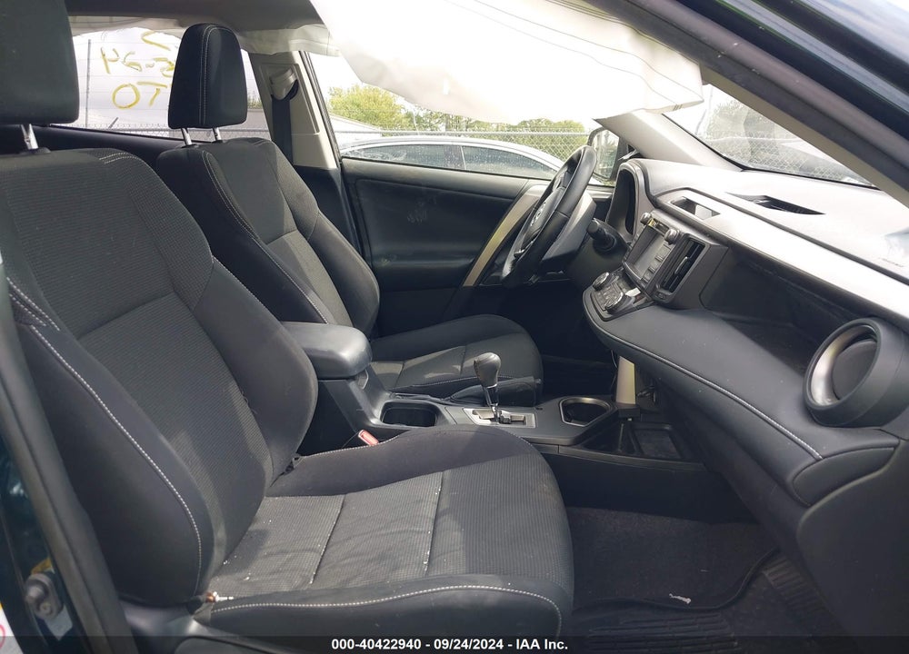 2018 TOYOTA RAV4 XLE VIN: JTMRFREV4JJ242395